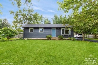 Building Photo - 361 Davis Rd