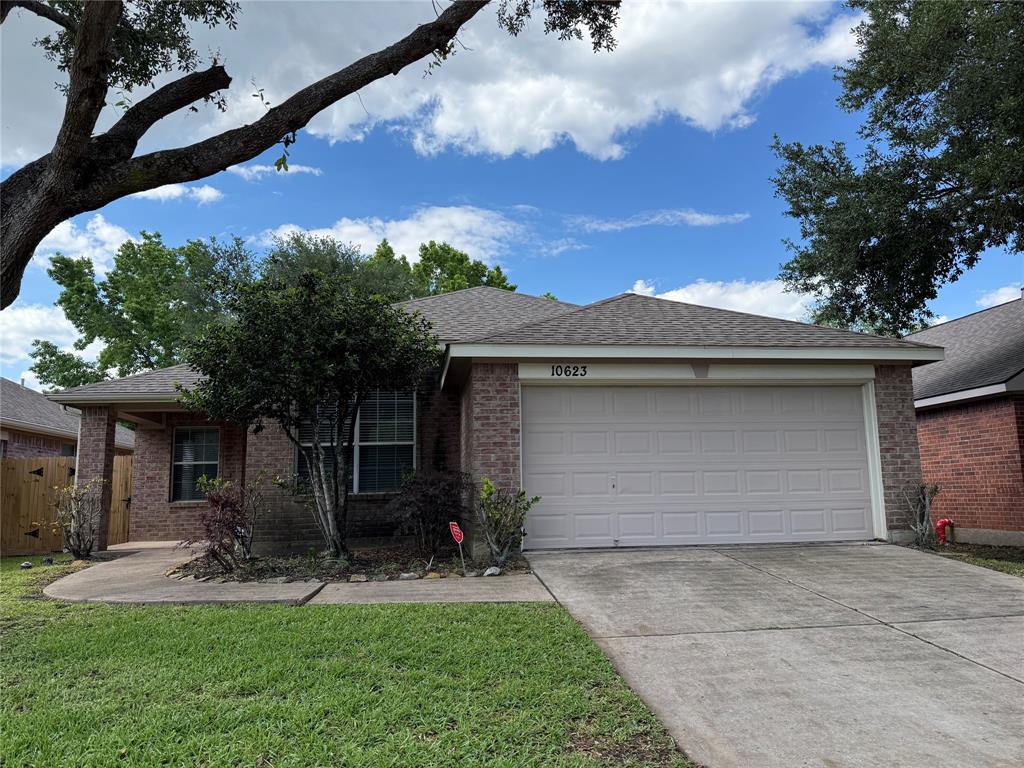 Foto principal - 10623 Saratoga Square