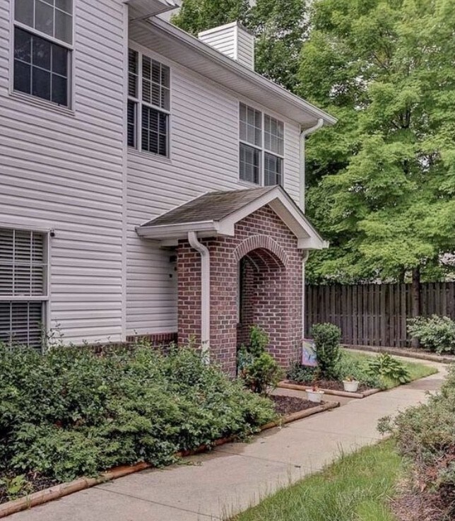 Welcome Home to this corner condo! - 6454 Potomac Square Ln