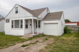 Building Photo - 1203 N Garth Ave