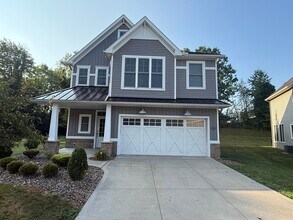 Building Photo - 2990 Creekside Ct