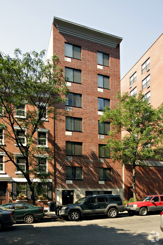Building Photo - 332 E 22nd St