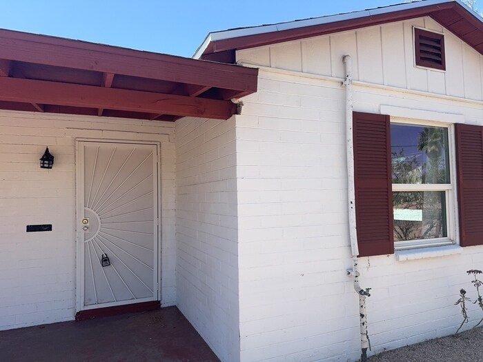 Building Photo - Desert Light & Outdoor Living – Tucson 2 B...