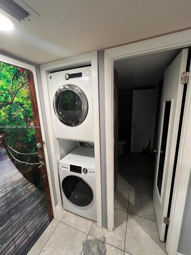 Foto del edificio - 488 NW 165th St