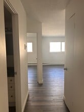 Building Photo - 727 5th Ave N