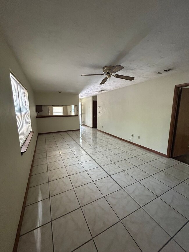 Photo - Large 2/2 flat, walking distance to Capita... House