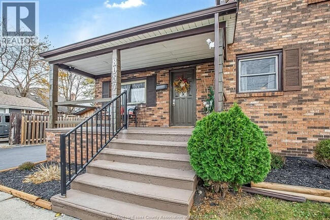 Building Photo - 8057 Riverside Dr E