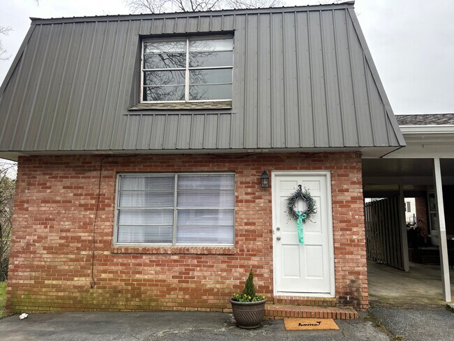 Foto del edificio - 1002 Ogrady Dr