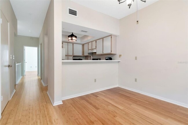 Building Photo - 320 Island Way