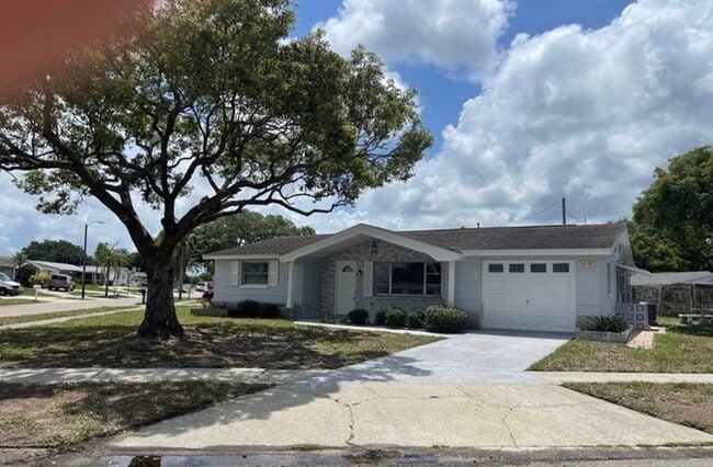 Building Photo - 5252 Mosaic Dr