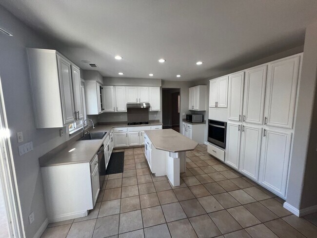 Building Photo - 29404 Pebble Beach Dr