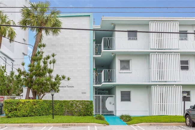 Foto del edificio - 10143 E Bay Harbor Dr