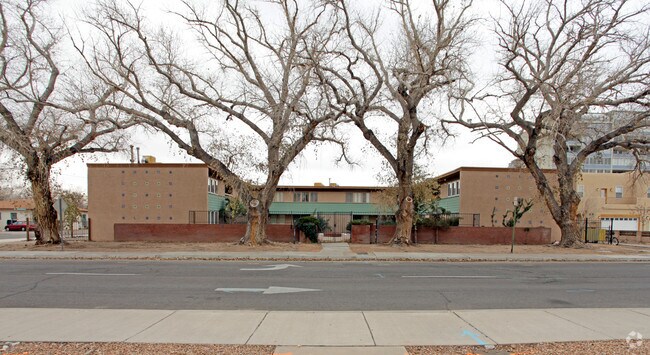 Primary Photo - 1404 San Carlos Dr SW