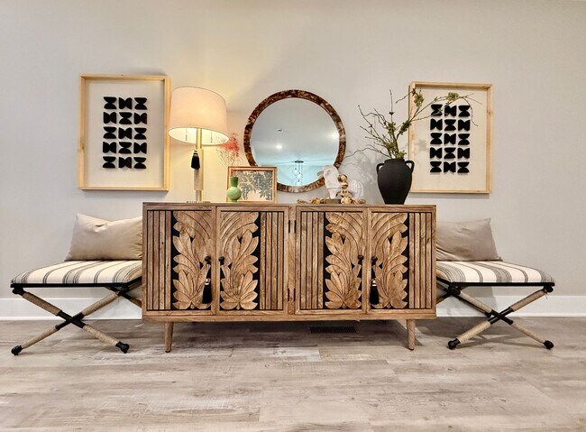 Foto del edificio - New 5BR Retreat With Hot Tub 2 Living Areas WC, OH