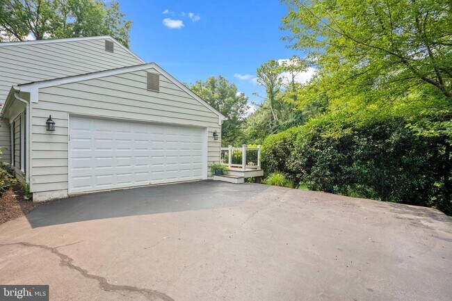 Foto del edificio - 10311 Hickory Creek Ct