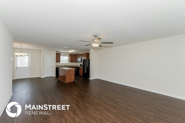 Building Photo - 2329 Bee Hive Dr