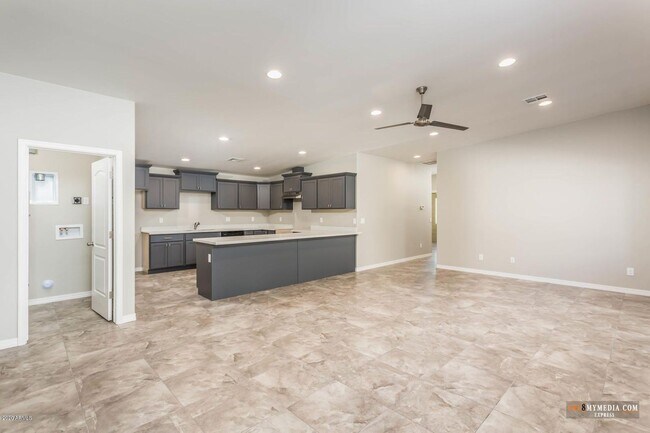 Foto del edificio - 313 N Laurel Ave