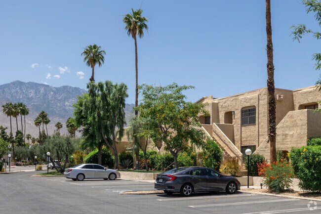 Foto del edificio - Palm Springs Golf and Tennis Club