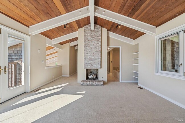 Foto del edificio - 280 Belvedere Ave