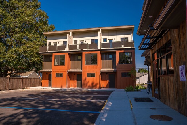 Building Photo - 1502 N 3rd St