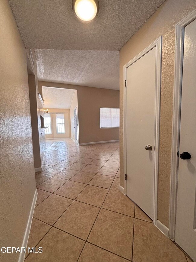 Building Photo - 4708 Harmony Dr