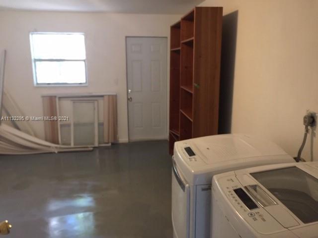 Foto del edificio - 511 NW 104th St