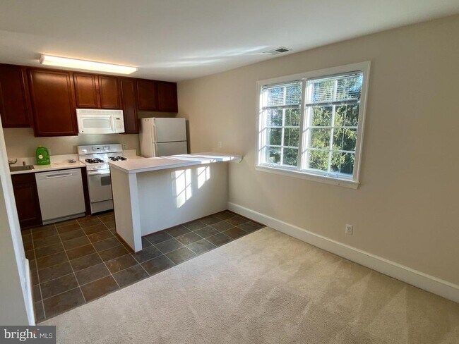 Foto del edificio - 7805 Accotink Pl