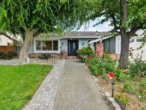 Building Photo - 5024 Winsford Ct