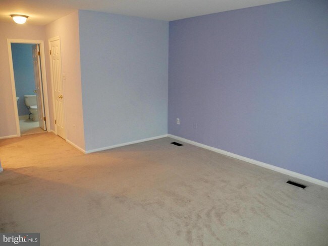 Building Photo - 507 Nightingale Ct