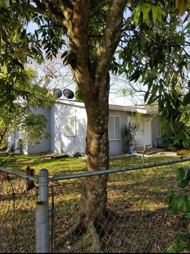 Building Photo - 18000 SW 175th St
