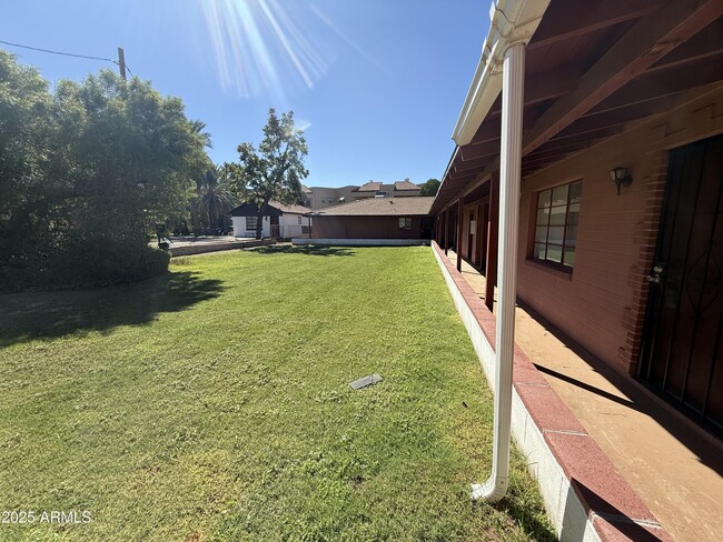 Foto del edificio - 5107 E Oak St