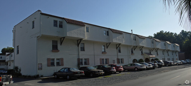 Building Photo - Campus Walk Apartments