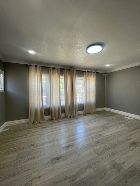 Building Photo - 6415 Brann St