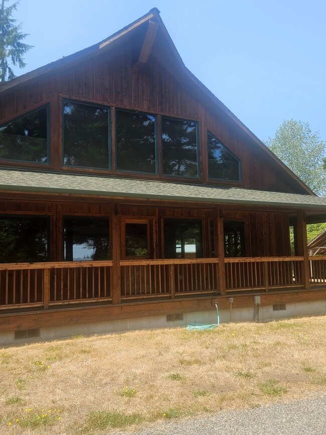 Building Photo - 715 Bakken Rd