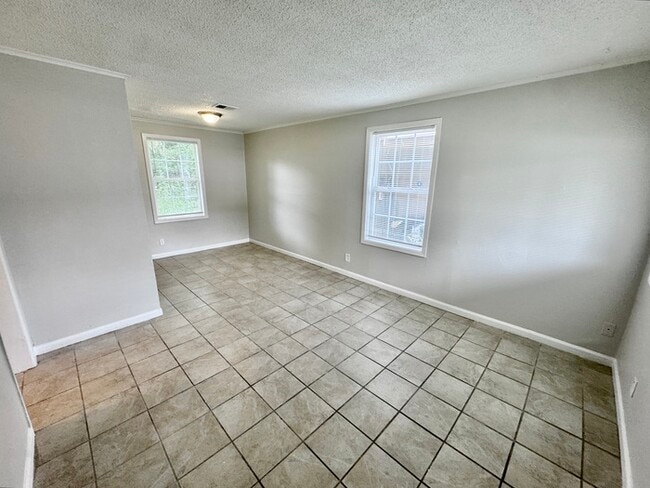 Building Photo - 1623 Harville St