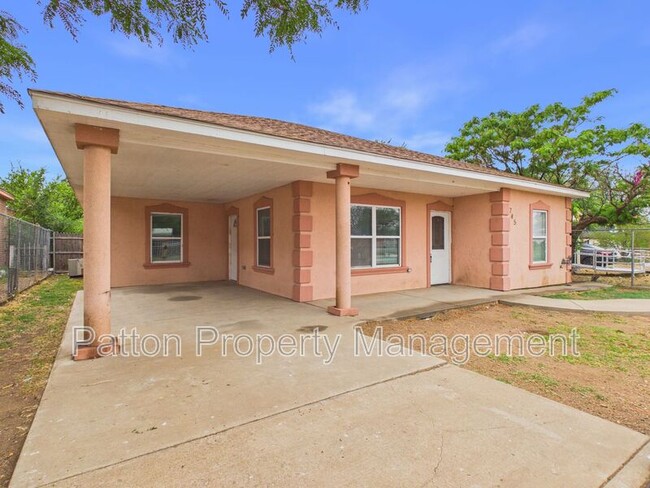 Building Photo - 745 N Aldredge St