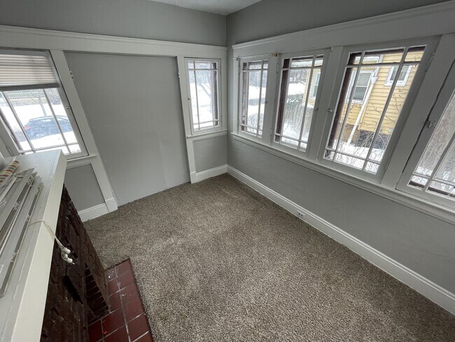 Building Photo - 3270 Desota Ave