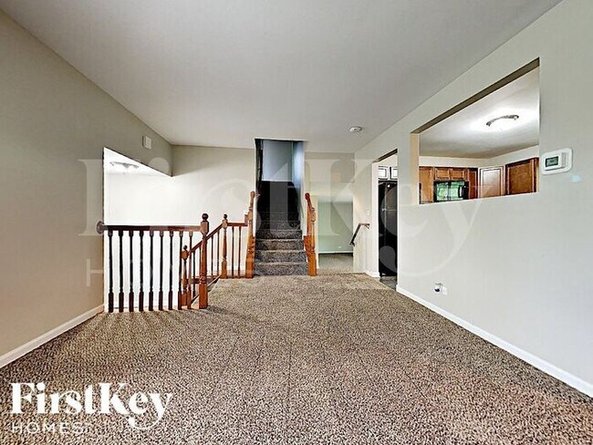 Foto del edificio - 42 Deerpath Rd