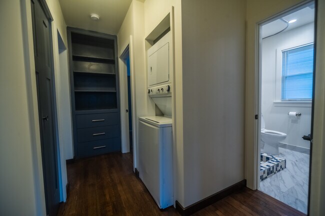 Foto del edificio - 2045 Calvert St