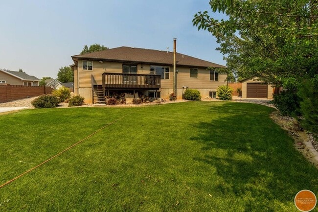 Building Photo - Charming home
