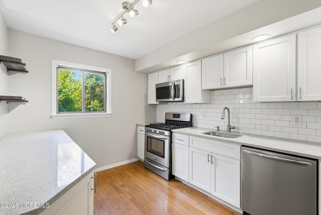 Building Photo - 802 Alpine Trail