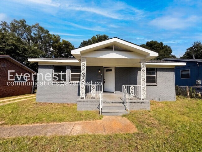 Foto del edificio - 3 Bed, 1 Bath Home with Fenced Yard / Vouchers Accepted / Available Now!