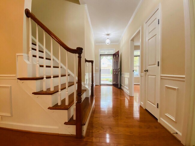Foto del edificio - Luxury 3 Bedroom  Townhome in South Durham...