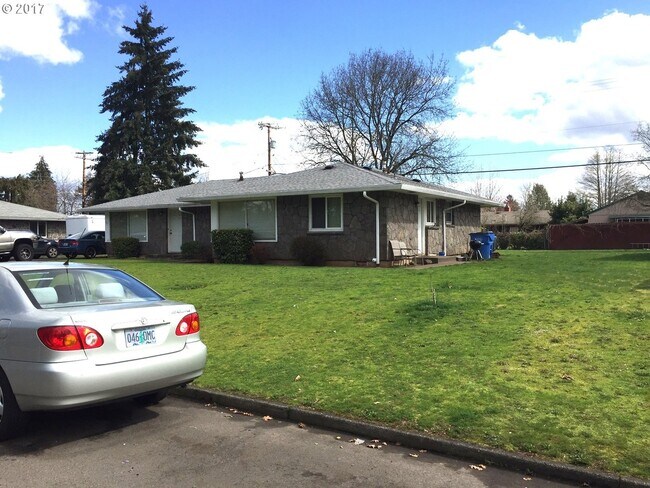 Building Photo - 307 N Garrison Rd