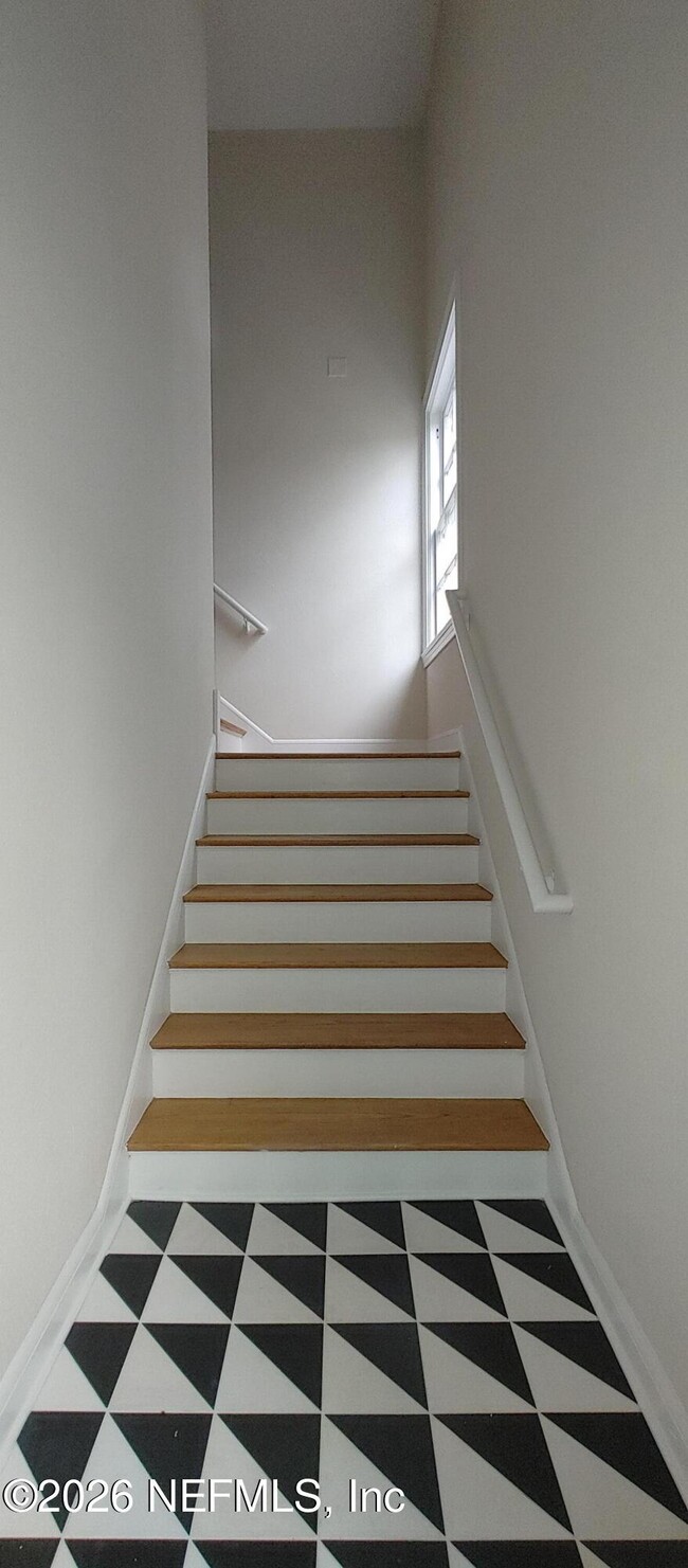 Building Photo - 2149 St Johns Ave