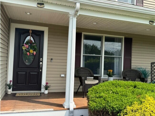 Foto del edificio - 218 Rangeway Rd