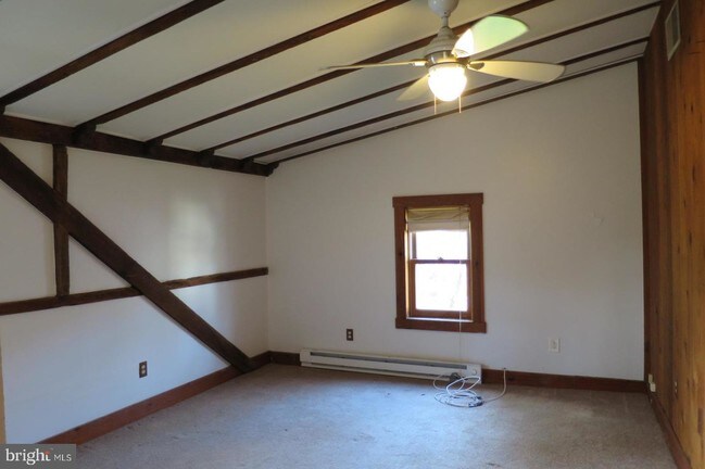 Foto del edificio - 1040 Taylorsville Rd