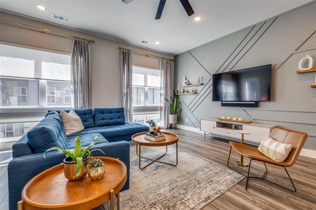 Foto del edificio - 2645 Carolwood Ln