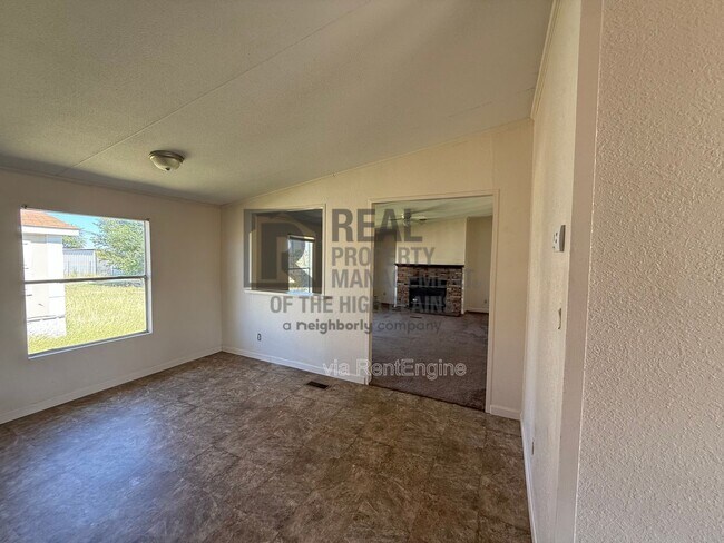 Foto del edificio - 7900 Upton Rd