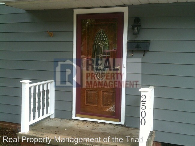 Foto del edificio - 3 br, 2 bath House - 2500 Fernwood Drive